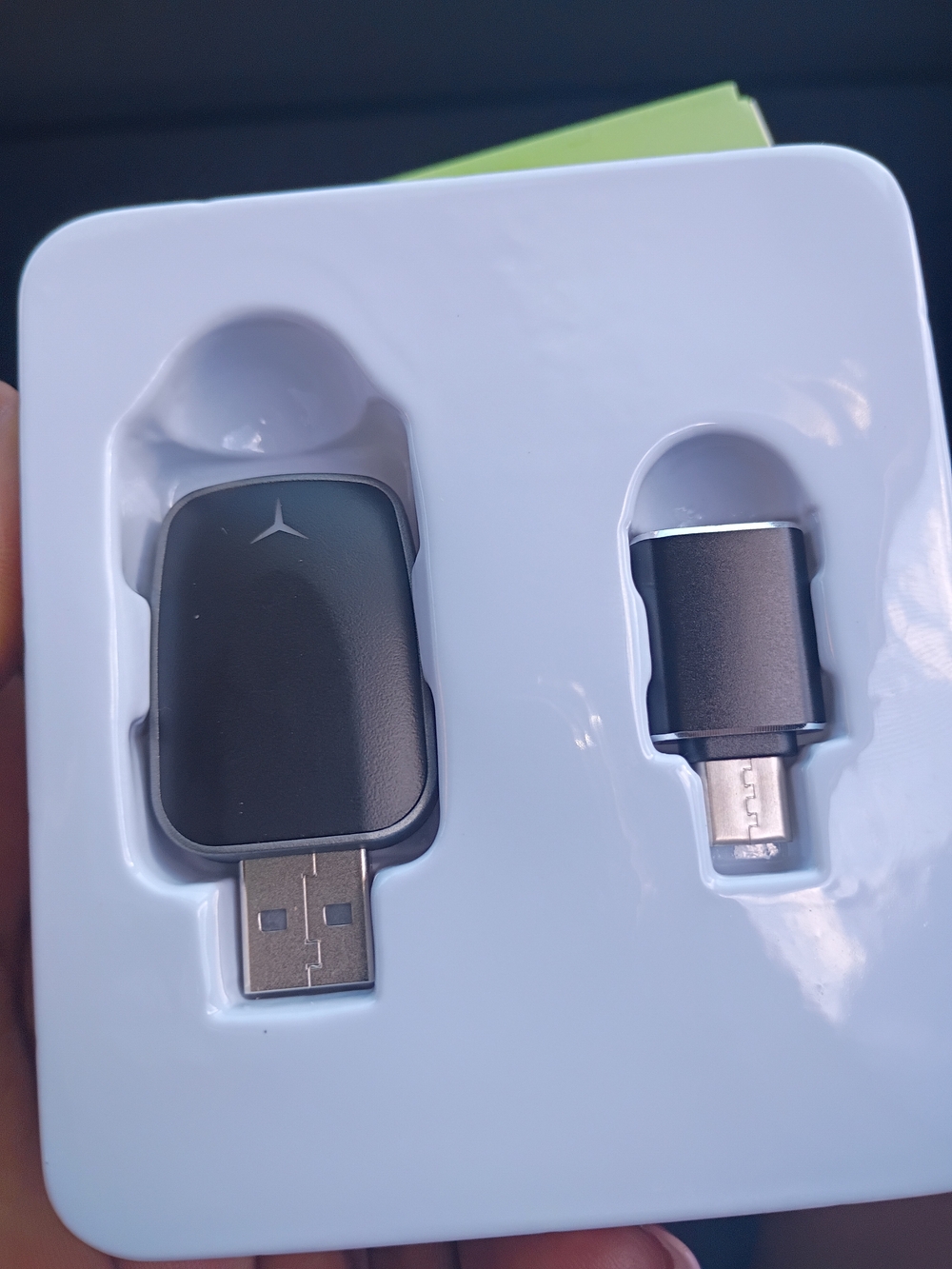 Mercedes-Benz USB Adapter Set in Charcoal Black